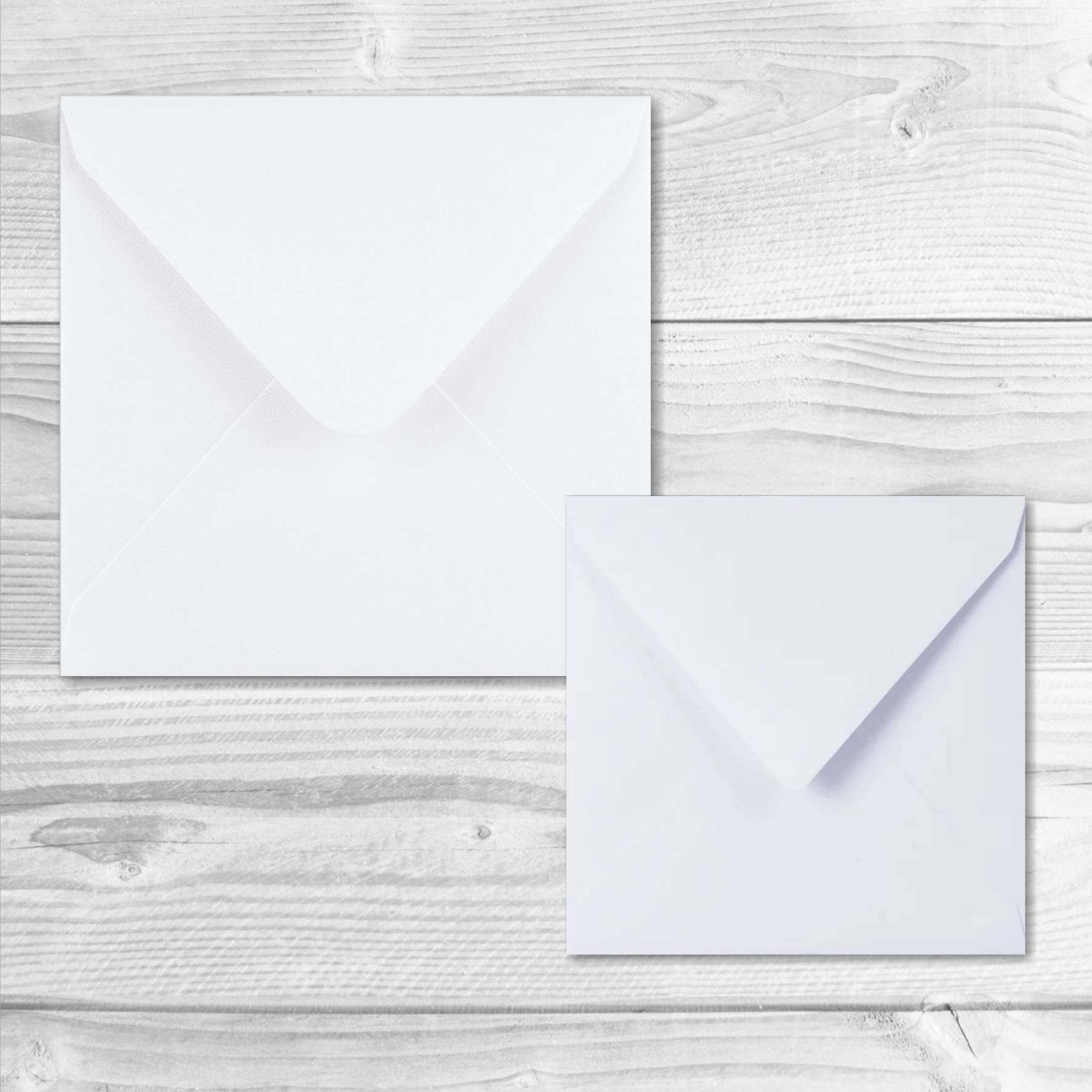 2 enveloppes carrees blanches