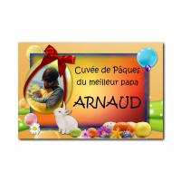 etiquette bouteille autocollante avec oeuf de pâques