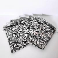 lot de 5 sachets en organza fleur en noir et blanc